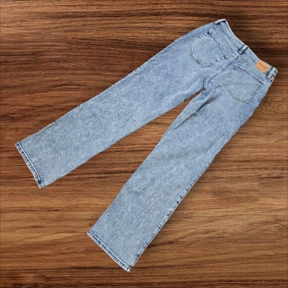 Hollister Assymetrical Button Light Wash Blue Jeans - Picture 3 of 6